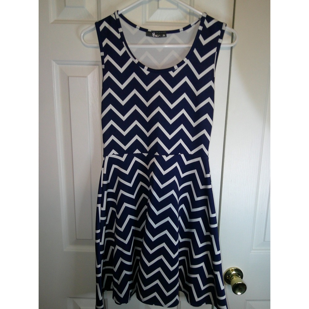 Pinc Chevron Print Sleeveless Fit & Flare Dress Casual Party Size M